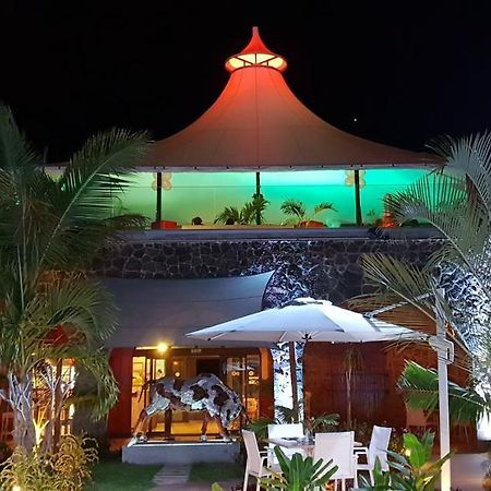 Hacienda Plaza Hotel Pereybere Beach Esterno foto