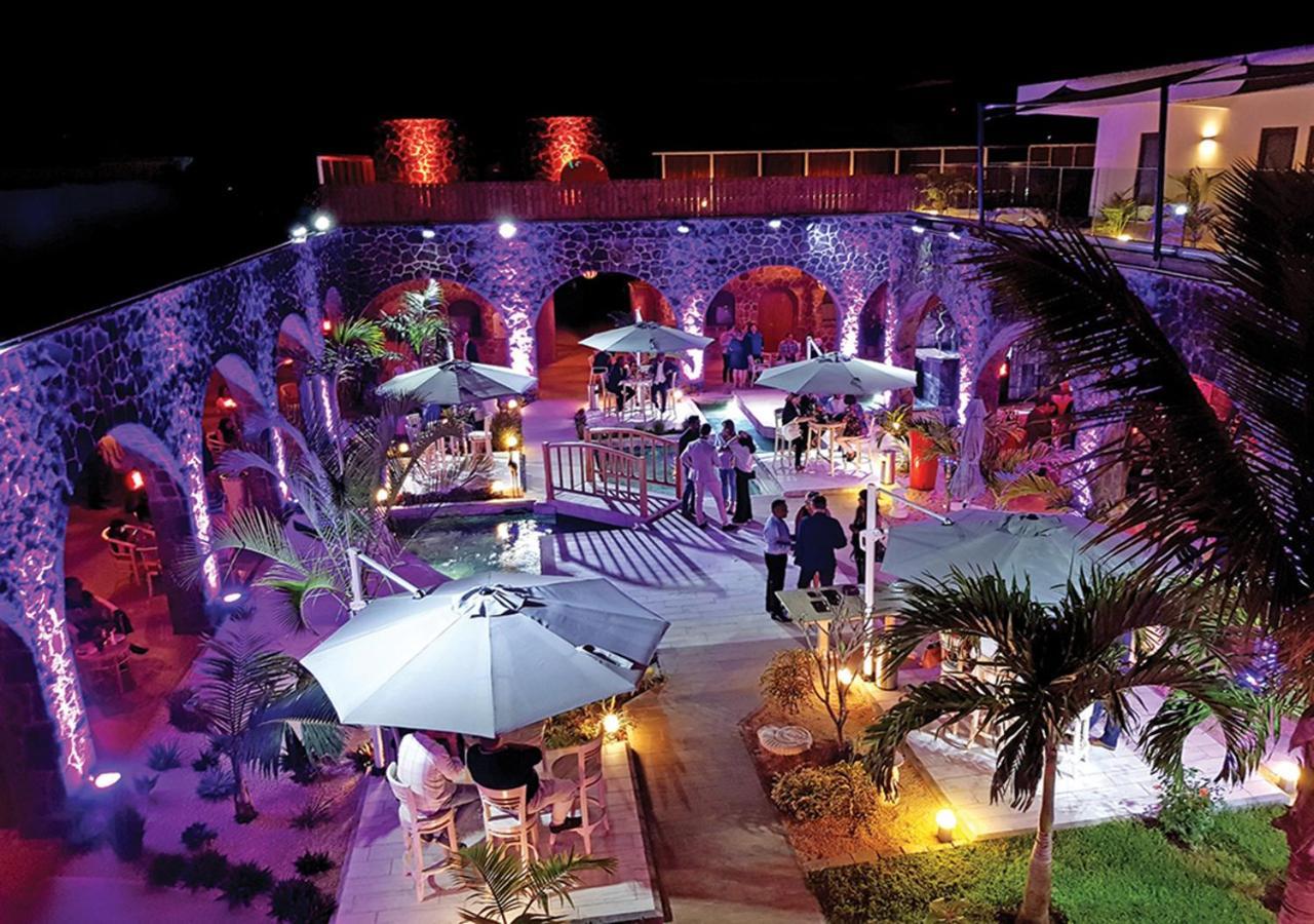 Hacienda Plaza Hotel Pereybere Beach Esterno foto