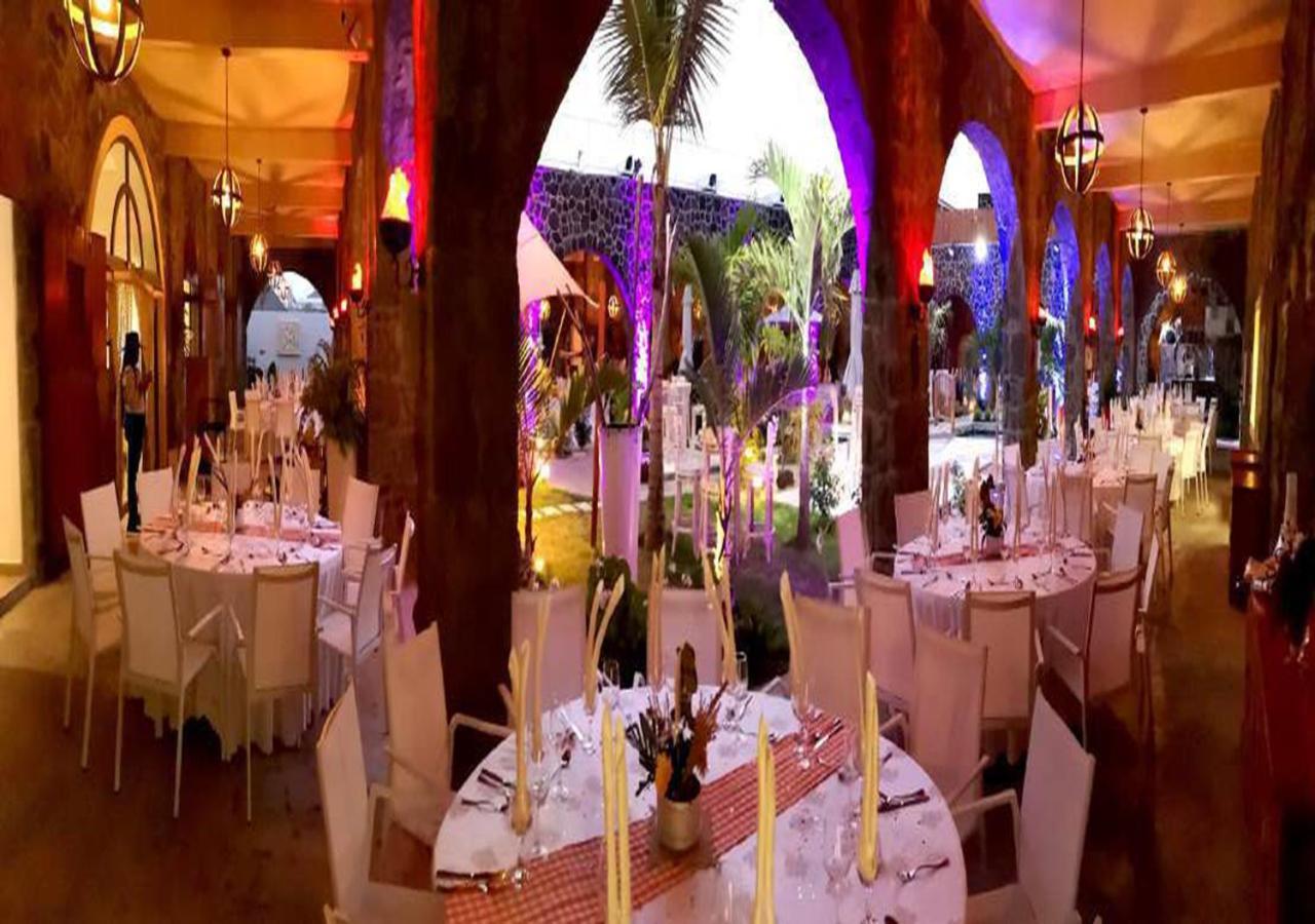 Hacienda Plaza Hotel Pereybere Beach Esterno foto