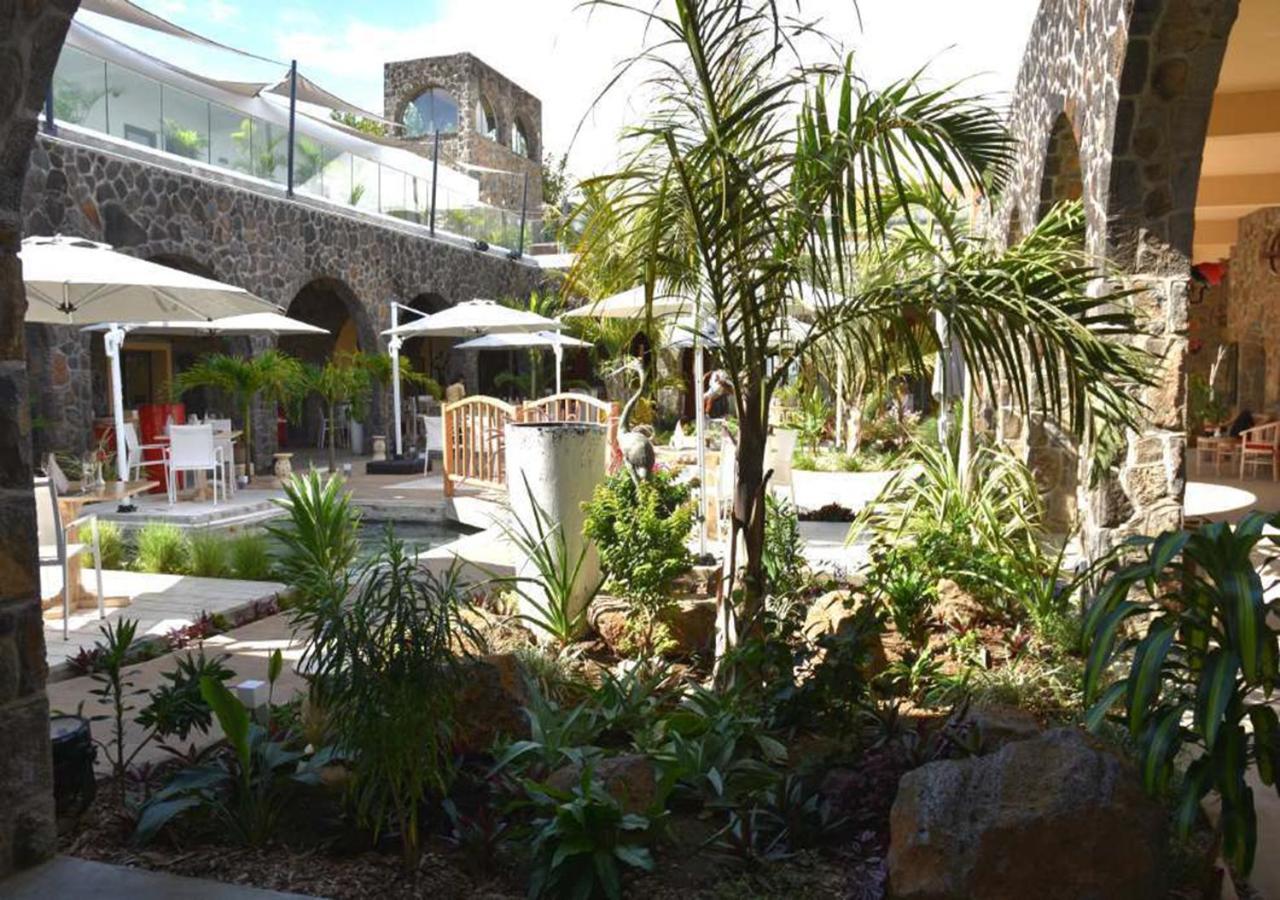 Hacienda Plaza Hotel Pereybere Beach Esterno foto