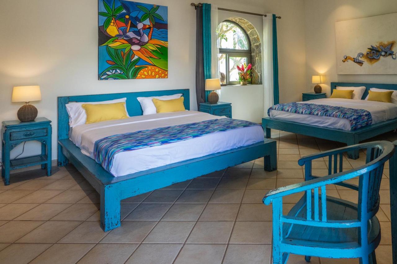 Hacienda Plaza Hotel Pereybere Beach Esterno foto