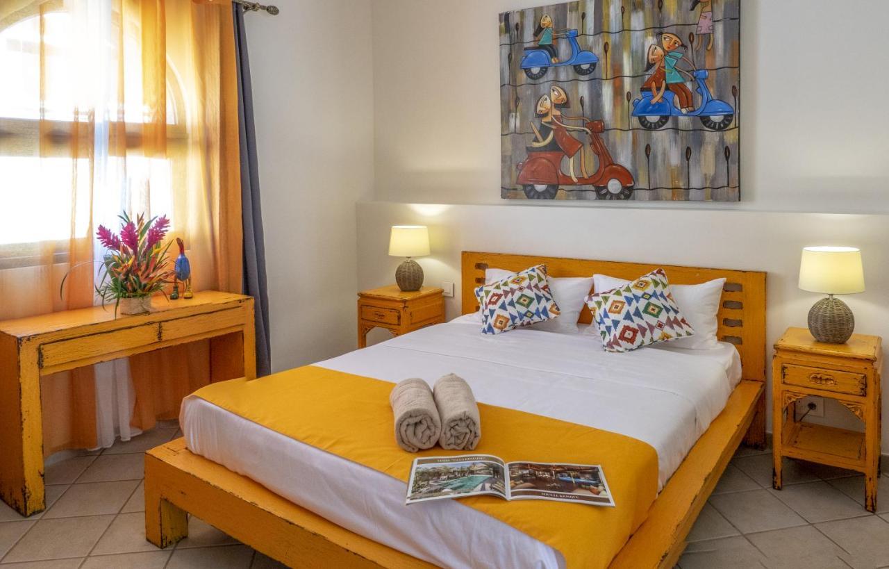Hacienda Plaza Hotel Pereybere Beach Esterno foto