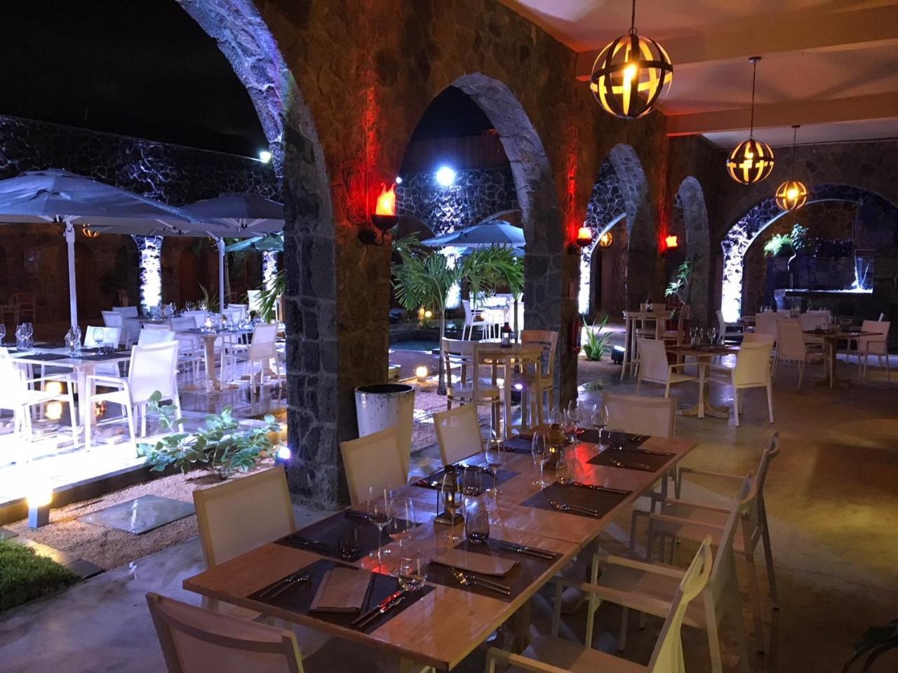 Hacienda Plaza Hotel Pereybere Beach Esterno foto