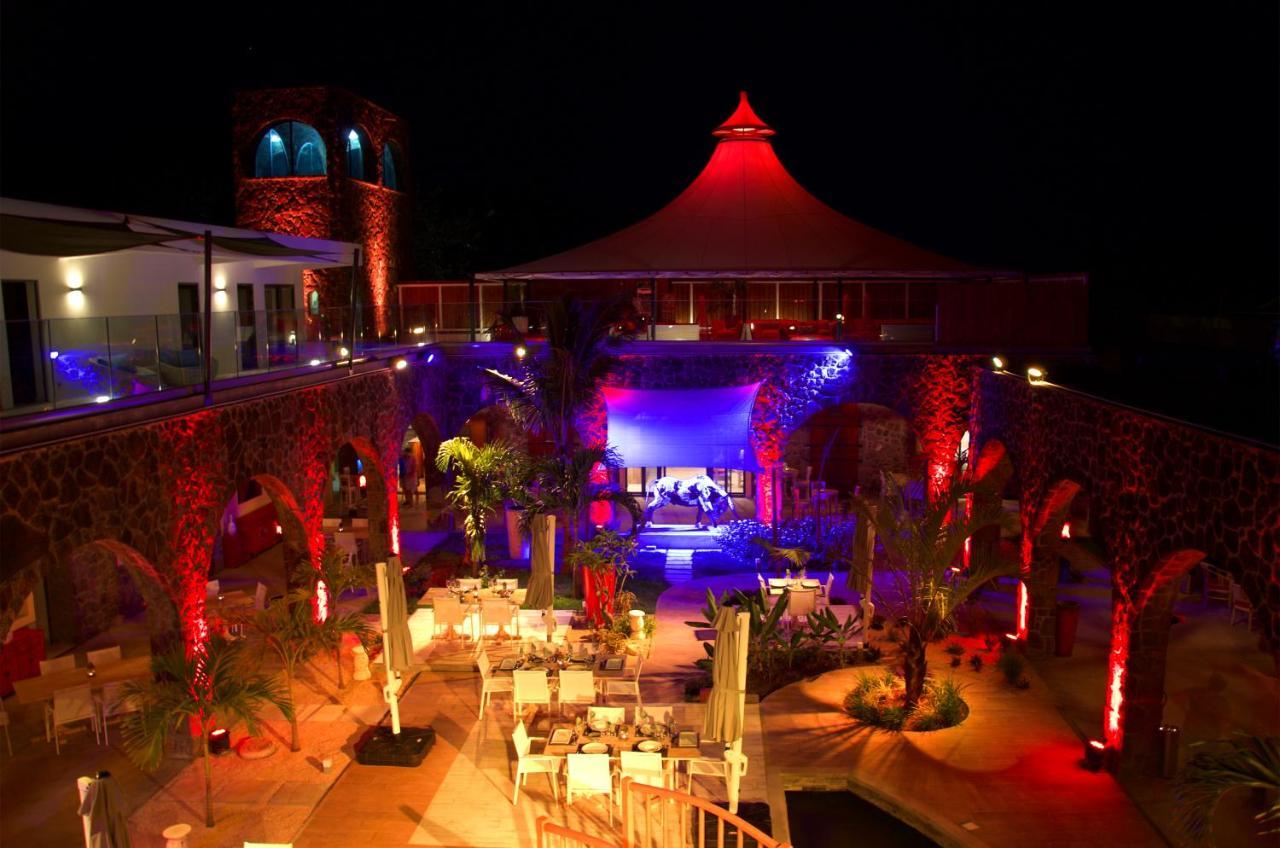 Hacienda Plaza Hotel Pereybere Beach Esterno foto